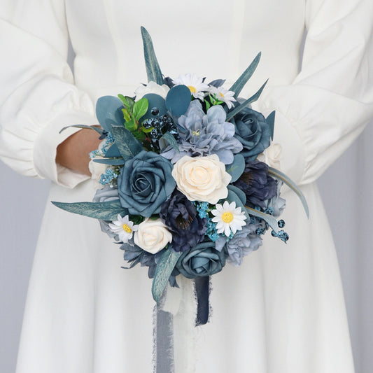 Wedding bride holding flowers Bridesmaids Holding bouquets simulated bouquets